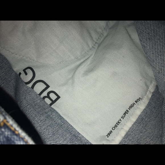 BDG High rise jean shorts. - Picture 6 of 6